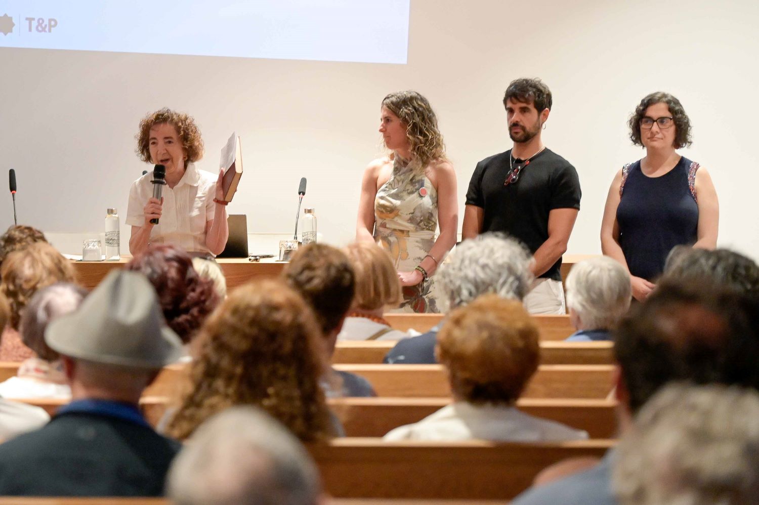 Marilar Aleixandre, Alba Rodríguez Saavedra, Brais Lorenzo e Ana Cabana durante o encontro